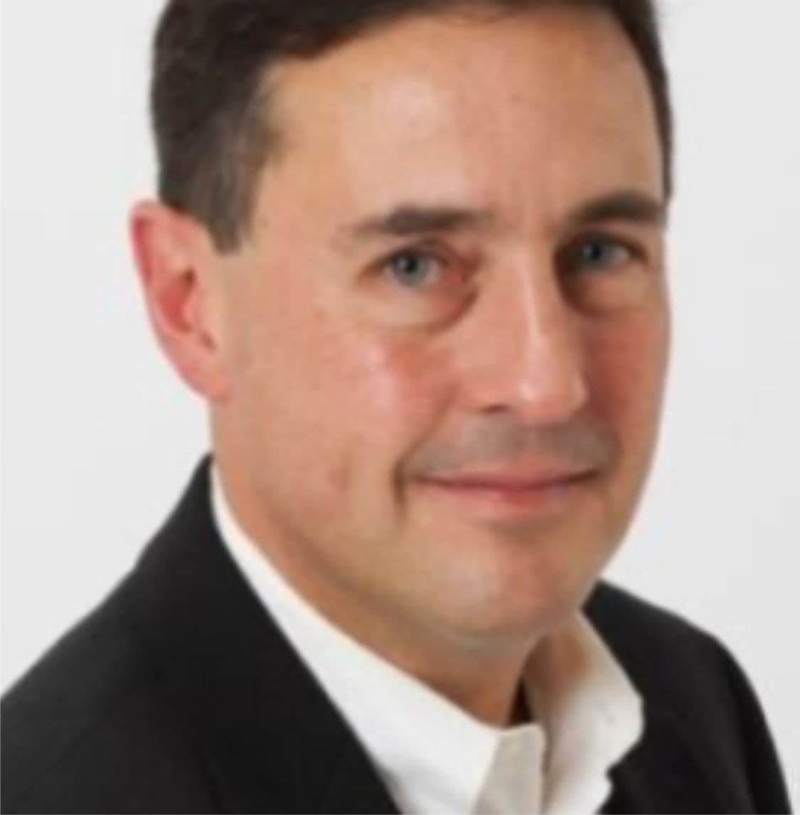 Scott MacGregor in suit photo